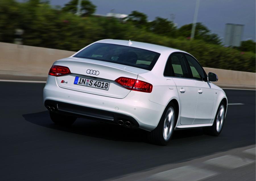  Audi S4 Sedan (B8, 8K) 2009 года  (WW) (фото 17 из 55)